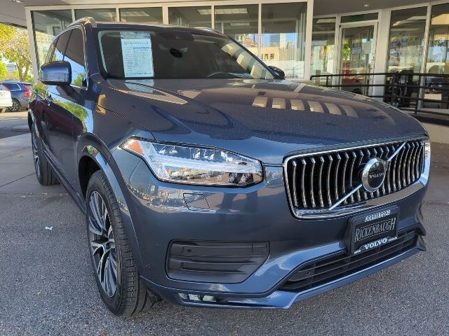 2022 Volvo XC90 Momentum