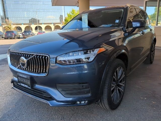 2022 Volvo XC90 Momentum