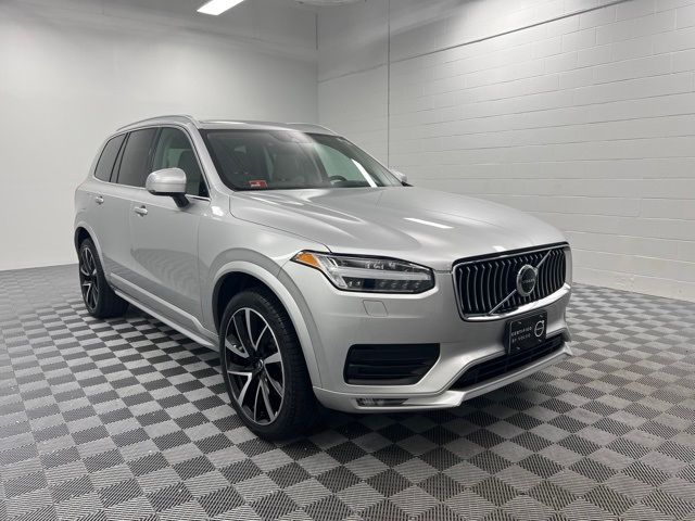 2022 Volvo XC90 Momentum