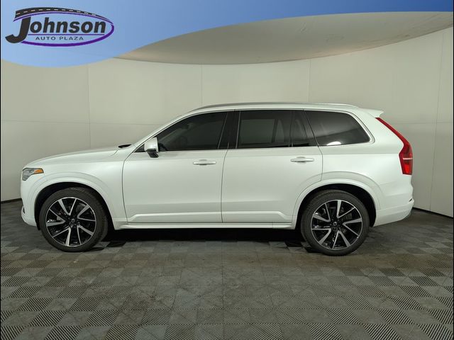 2022 Volvo XC90 Momentum