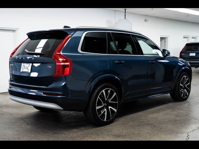 2022 Volvo XC90 Momentum