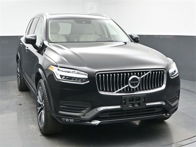 2022 Volvo XC90 Momentum