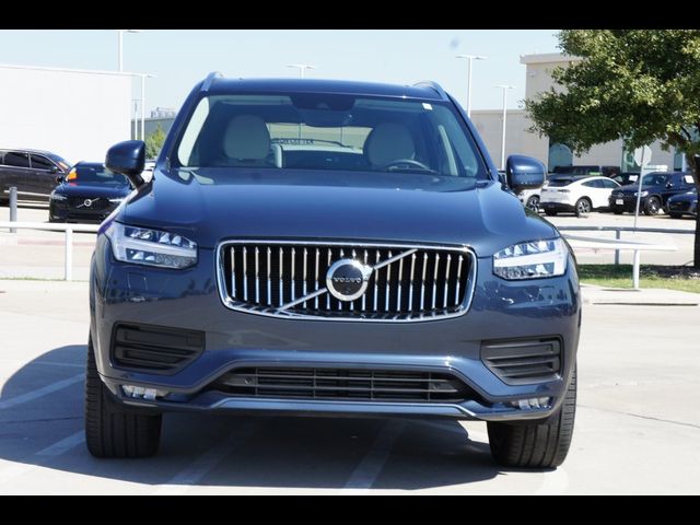 2022 Volvo XC90 Momentum