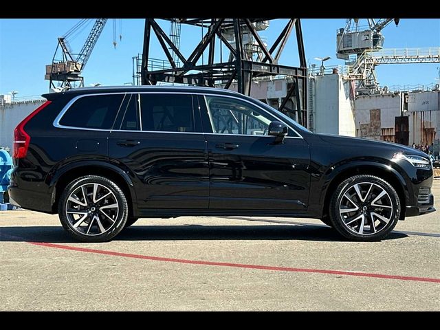 2022 Volvo XC90 Momentum