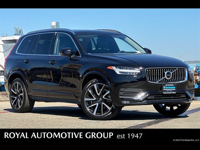 2022 Volvo XC90 Momentum