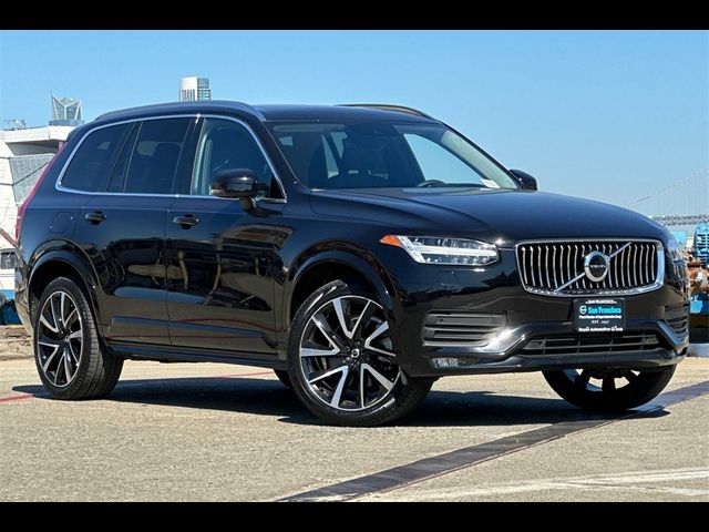 2022 Volvo XC90 Momentum