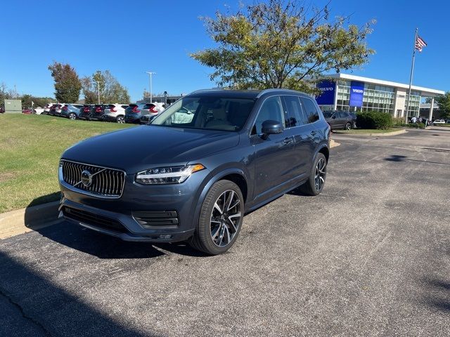 2022 Volvo XC90 Momentum