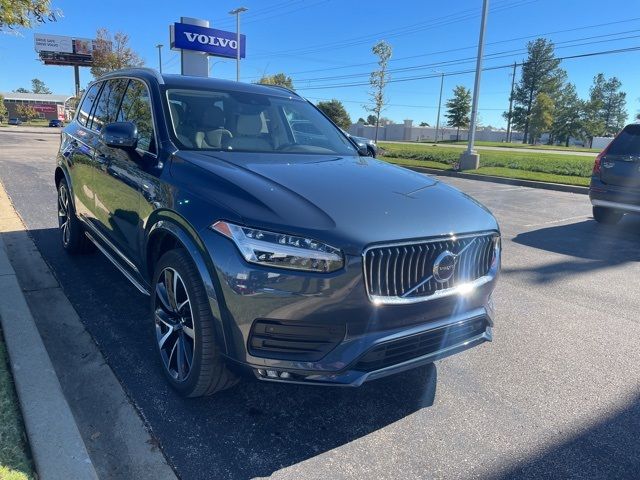 2022 Volvo XC90 Momentum