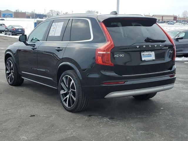 2022 Volvo XC90 Momentum