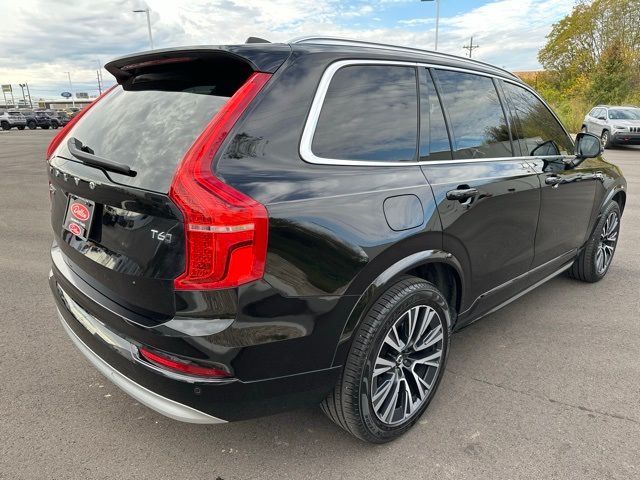 2022 Volvo XC90 Momentum