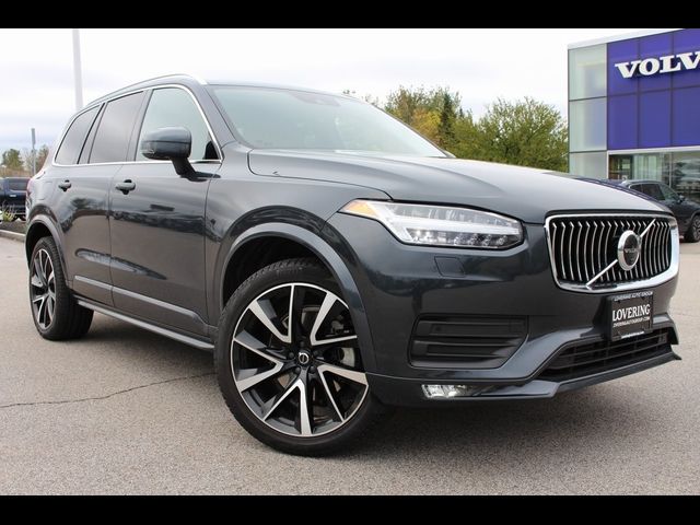 2022 Volvo XC90 Momentum