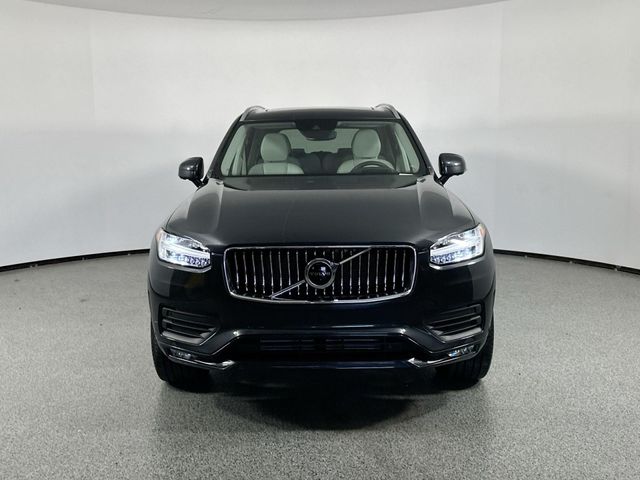 2022 Volvo XC90 Momentum