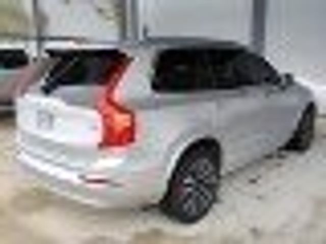 2022 Volvo XC90 Momentum