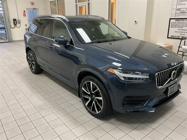 2022 Volvo XC90 Momentum