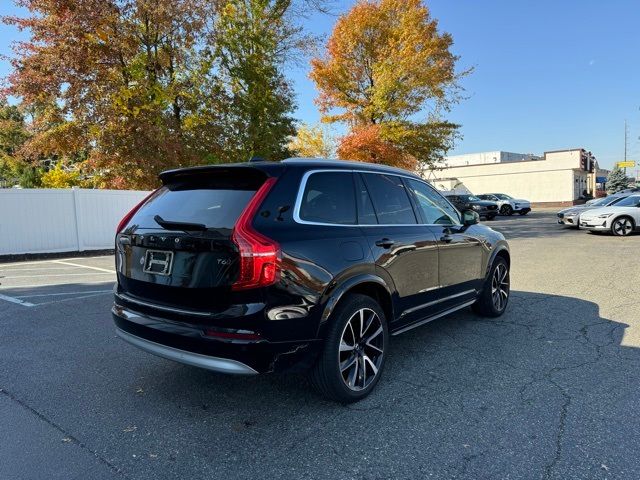 2022 Volvo XC90 Momentum