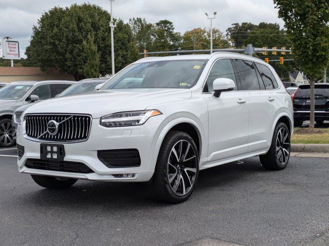 2022 Volvo XC90 Momentum