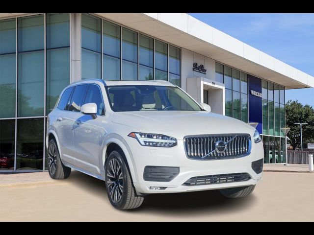 2022 Volvo XC90 Momentum