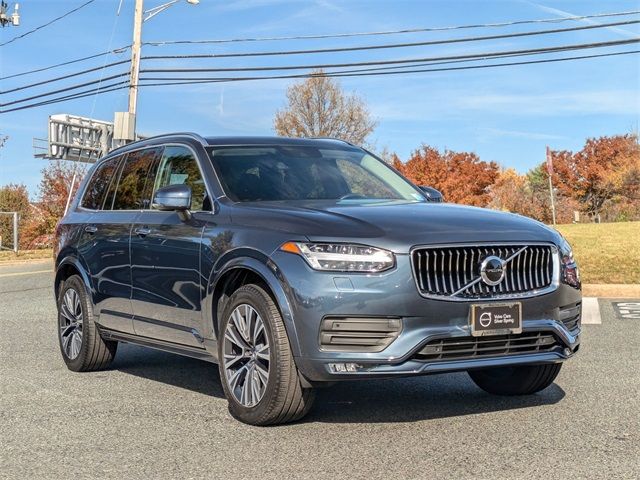 2022 Volvo XC90 Momentum