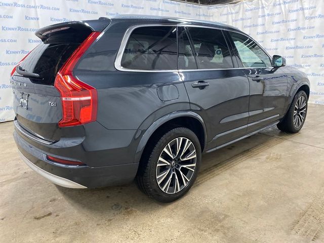 2022 Volvo XC90 Momentum