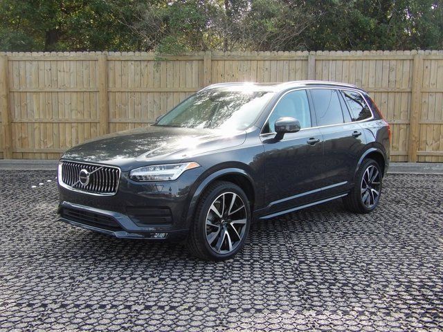 2022 Volvo XC90 Momentum