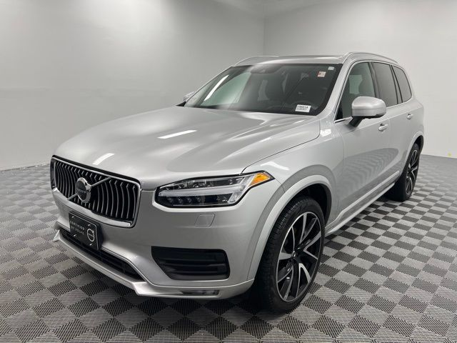 2022 Volvo XC90 Momentum