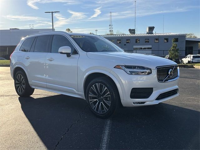 2022 Volvo XC90 Momentum