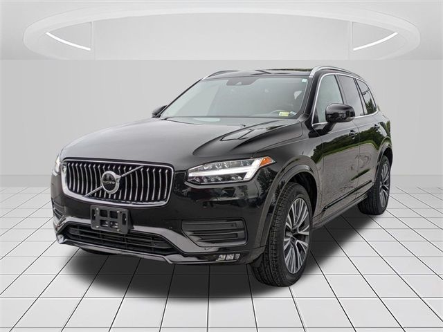 2022 Volvo XC90 Momentum