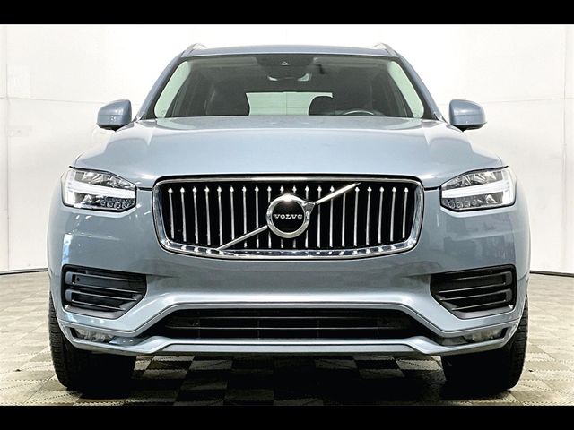 2022 Volvo XC90 Momentum