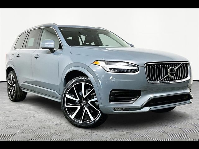 2022 Volvo XC90 Momentum