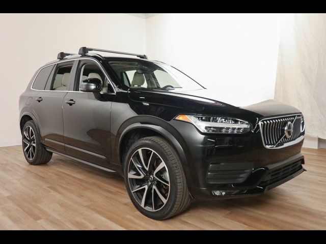 2022 Volvo XC90 Momentum