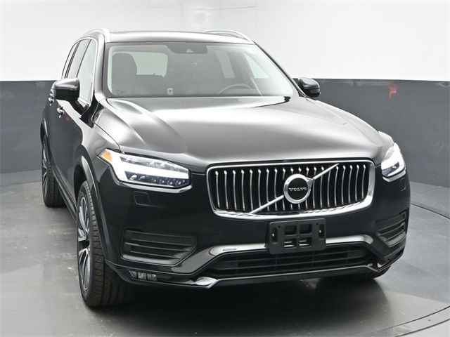 2022 Volvo XC90 Momentum