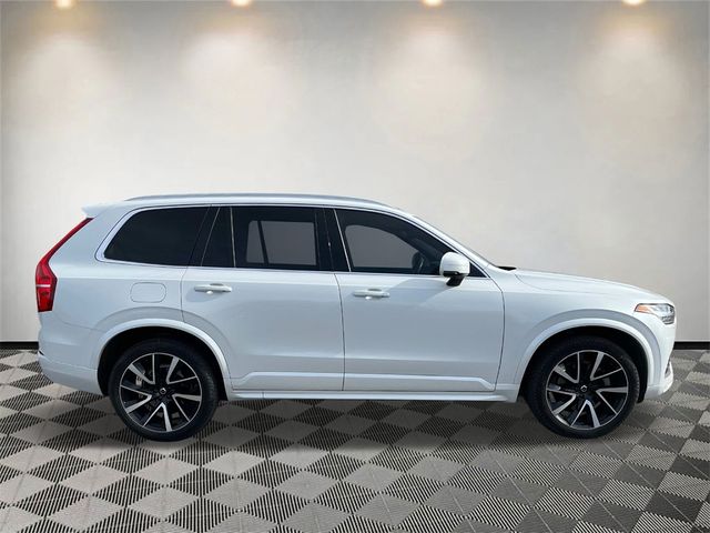 2022 Volvo XC90 Momentum