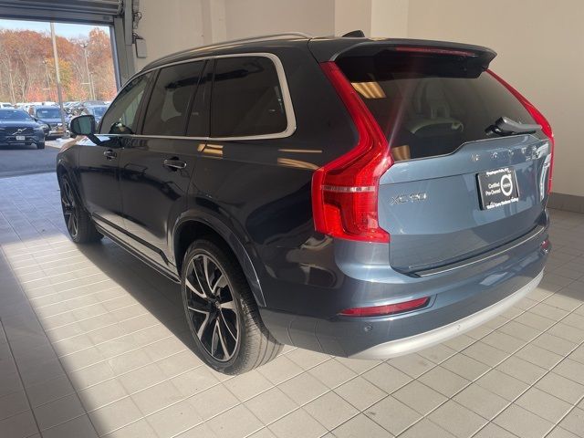 2022 Volvo XC90 Momentum