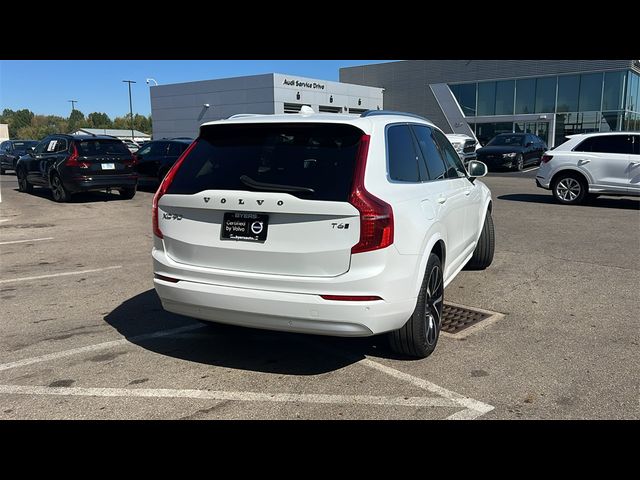 2022 Volvo XC90 Momentum