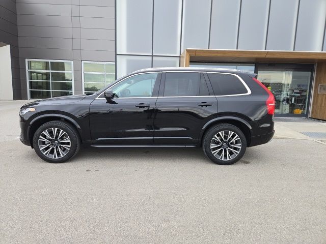 2022 Volvo XC90 Momentum