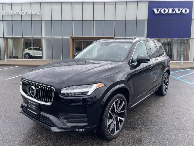 2022 Volvo XC90 Momentum