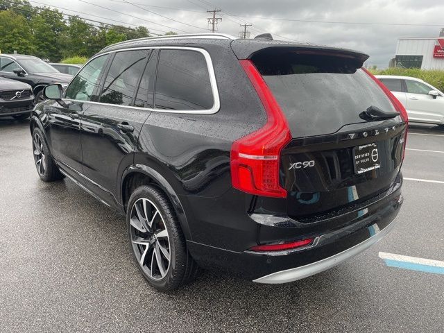 2022 Volvo XC90 Momentum