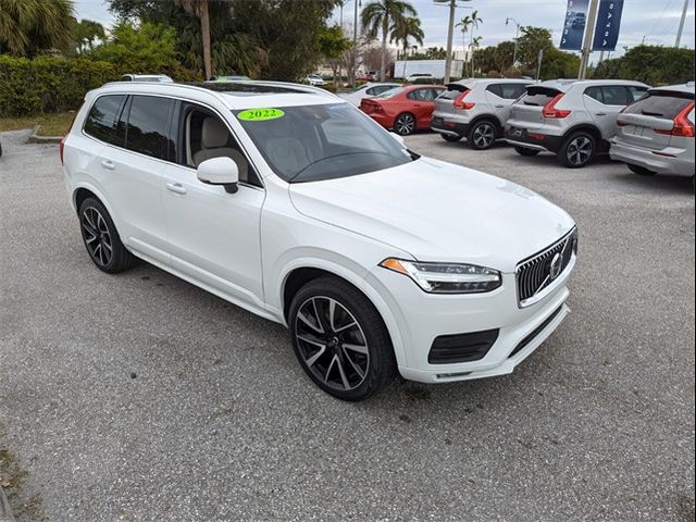 2022 Volvo XC90 Momentum