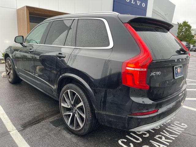 2022 Volvo XC90 Momentum