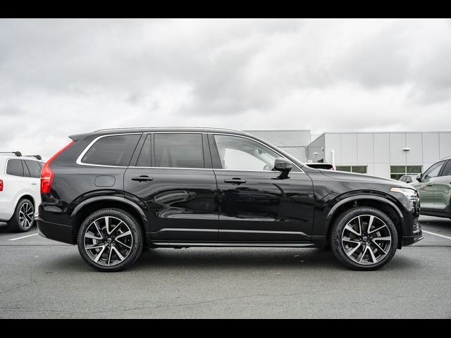 2022 Volvo XC90 Momentum