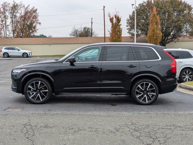 2022 Volvo XC90 Momentum