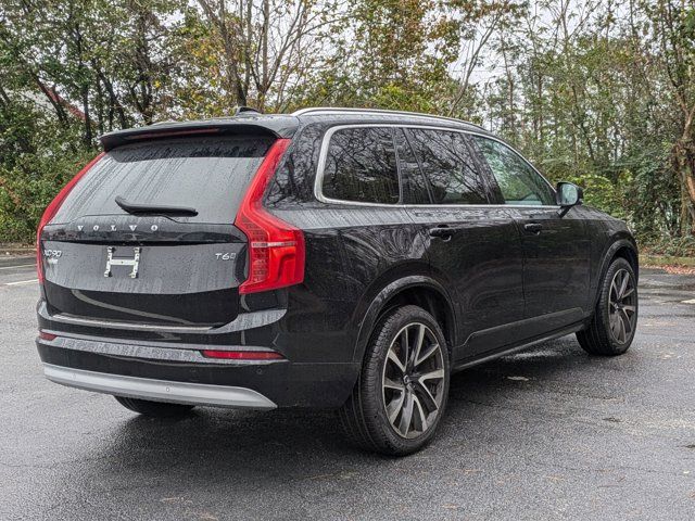 2022 Volvo XC90 Momentum