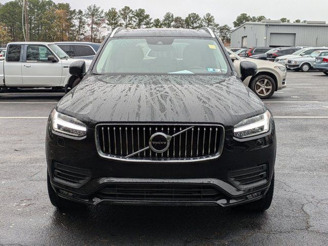 2022 Volvo XC90 Momentum