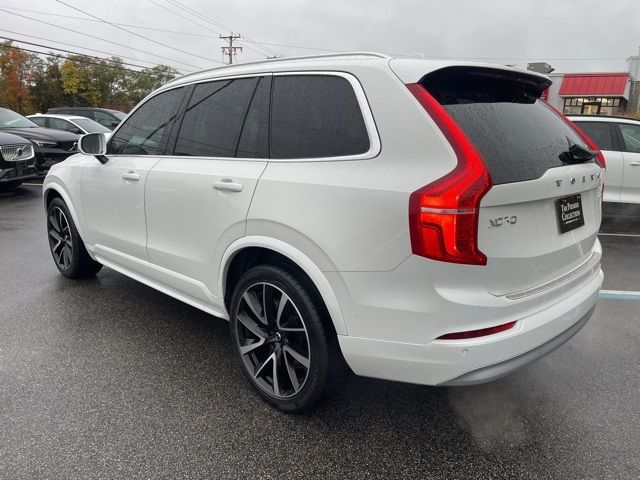 2022 Volvo XC90 Momentum