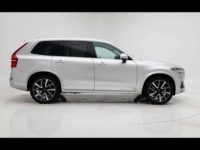 2022 Volvo XC90 Momentum