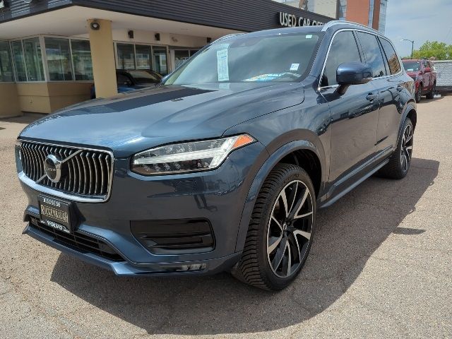 2022 Volvo XC90 Momentum