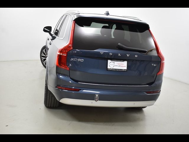 2022 Volvo XC90 Momentum