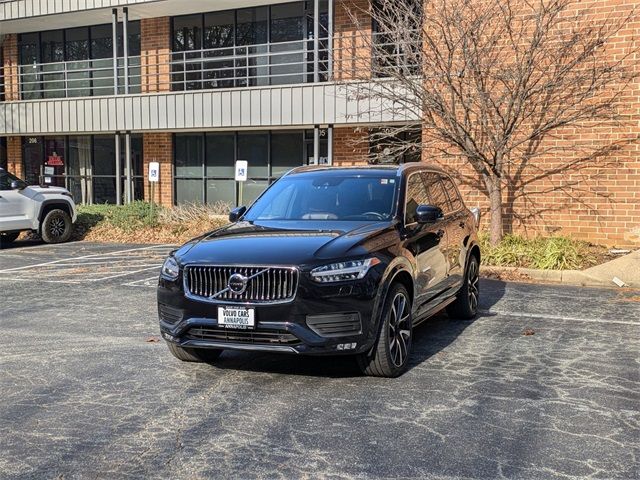 2022 Volvo XC90 Momentum