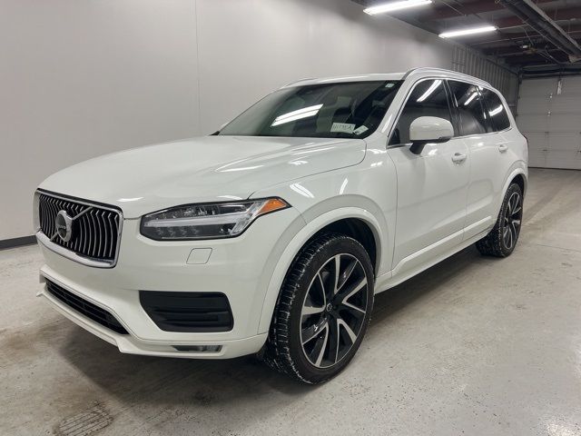 2022 Volvo XC90 Momentum