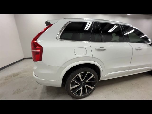 2022 Volvo XC90 Momentum